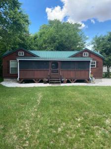 Gallery image of Disarmingly Cozy 1BR Cabin in Henderson