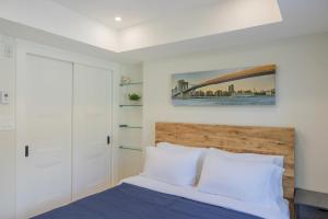 Postel nebo postele na pokoji v ubytování Premium Deluxe suites 201