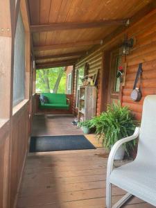 Gallery image of Disarmingly Cozy 1BR Cabin in Henderson