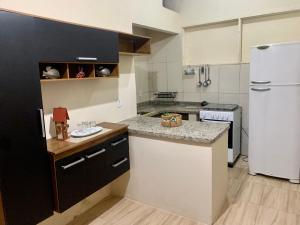 カジミロ・デ・アブレウにあるRecanto do Peixe Dourado kitnetのギャラリーの写真 +5枚の写真