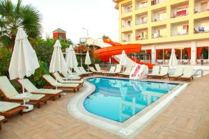 Bazén v ubytování Pine House by Werde Hotels nebo v jeho okolí