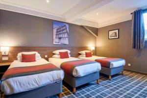 um quarto de hotel com duas camas num quarto em Best Western Glasgow Hotel em Glasgow