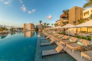 Bazén v ubytování Haven Riviera Cancun - All Inclusive - Adults Only nebo v jeho okolí
