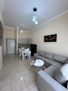 Posezení v ubytování Durres Lovely Apartment with Balcony