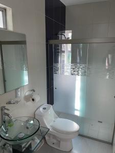 Gallery image of Villa llena de Vida Alberca climatizada Vista al Lago y 2 jacuzzys in Chantepec