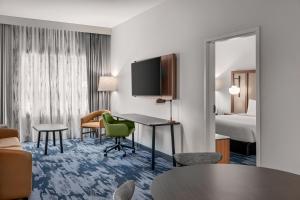 TV a/nebo společenská místnost v ubytování Fairfield Inn & Suites Austin Downtown