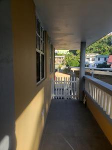 Balcony o terrace sa Brand new spacious residence in Checkhall