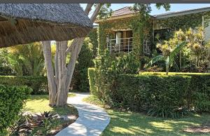 Zahrada ubytování Sunbirds Lodge Chobe