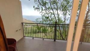 En balkon eller terrasse på Bhurban Luxury Suites + 10 billeder