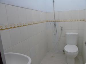 Vonios kambarys apgyvendinimo įstaigoje Hotel Permata Zamrud