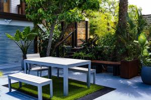 Zahrada ubytování Shares Courtyard Luxury Apt - NEW!
