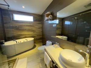 Um banheiro em Hotel Catedral Plaza