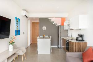 Η κουζίνα ή μικρή κουζίνα στο Premium PH w/ Private Pool near 5th Ave.