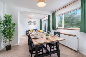 Χώρος καθιστικού στο 3 Bed Detached House in Hitchin!