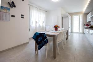 Kuchyň nebo kuchyňský kout v ubytování Villa Mimosa