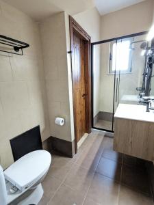Ένα μπάνιο στο Meltemi Apartments