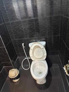 Ein Badezimmer in der Unterkunft X GO INN Chiang Mai University - CMU โกอินน์ มหาวิทยาลัยเชียงใหม่