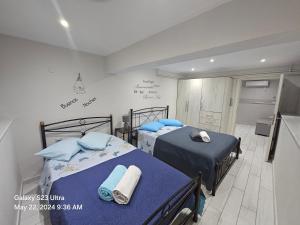 Postel nebo postele na pokoji v ubytování HOME SWEET HOME