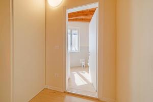 Ένα μπάνιο στο ApartmentsGarda - Loggia Libertà