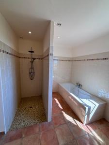 Koupelna v ubytování Grande villa aux Issambres 500m de la plage