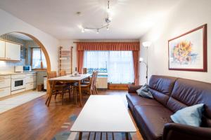 Kuchyň nebo kuchyňský kout v ubytování Haus Sonnenwinkel - SommerBergBahn unlimited kostenlos