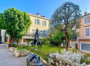 Zahrada ubytování Magnifique Chalet avec jacuzzi 2P Mougins