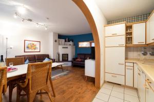 Kuchyň nebo kuchyňský kout v ubytování Haus Sonnenwinkel - SommerBergBahn unlimited kostenlos