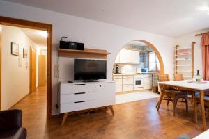 Kuchyň nebo kuchyňský kout v ubytování Haus Sonnenwinkel - SommerBergBahn unlimited kostenlos
