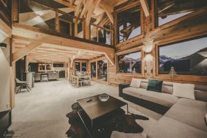 Posezení v ubytování Chalet Familial Spacieux Le Spencer Grand Luxe Châtel
