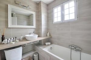 Koupelna v ubytování Rosa Carris - Triplex 7p proche Château de Sceaux + 11 fotografií