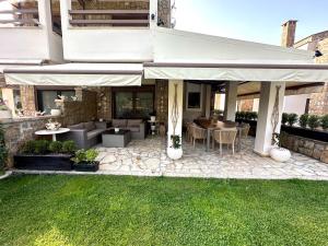 Photo de la galerie de l'établissement Villa Linda, à Metókhion Ayías Kiriakís