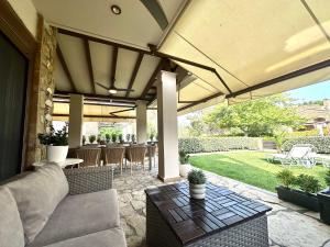 Photo de la galerie de l'établissement Villa Linda, à Metókhion Ayías Kiriakís