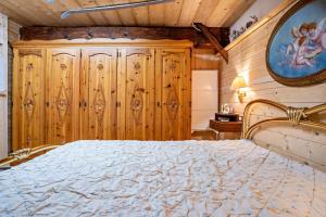 Voodi või voodid majutusasutuse Loft Tovel toas