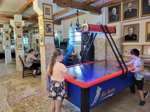 入住Usługi Hotelowe 17 Zwiedzanie Muzeum Kresów Gratis的客人