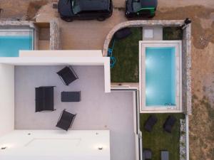 Bazén v ubytování Destino Sea View Villa with private pool nebo v jeho okolí
