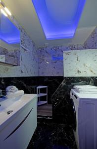 Koupelna v ubytování Thessaloniki Luxe Suite, Achilles' Private Getaway