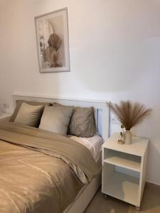 Luxe appartement Berkane客房内的一张或多张床位