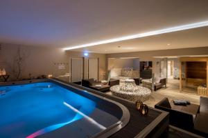 Бассейн в Hotel Colfosco или поблизости