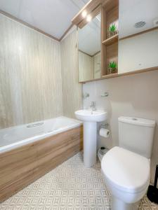 Ένα μπάνιο στο Serena Holiday Caravan