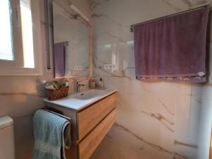 Kép AME447 Chalet con piscina privada 9x5m y jardín vallado szállásáról Les tres Cales városában a galériában