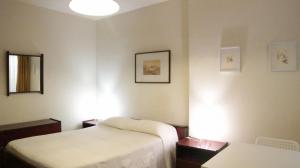 Un pat sau paturi într-o cameră la MURÇAS 74 - STUDIO APARTMENTS