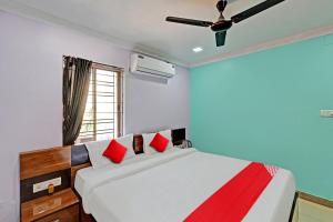 Postel nebo postele na pokoji v ubytování Super Hotel O Hi5 Days Inn Premium