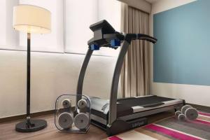 Das Fitnesscenter und/oder die Fitnesseinrichtungen in der Unterkunft TRYP by Wyndham Isla Verde