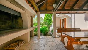 Et tv og/eller underholdning på Modern Apartment Lara