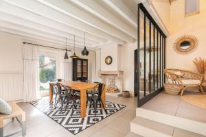 Χώρος καθιστικού στο Le Patio- Wonderfull villa with swimming pool