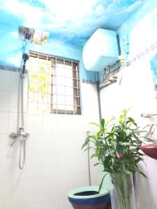 Ένα μπάνιο στο PrivateHouse'sArtistBRKitchenBalconyOldQuarter +27 φωτογραφίες