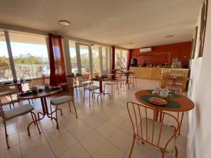 Kuchyň nebo kuchyňský kout v ubytování Hôtel Bellevue Cap d'Agde