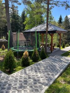 Сад в Apartmani PART
