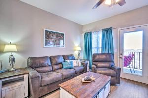 New Condo No stairs, Branson Skyline, Games Arcade, Central的休息区