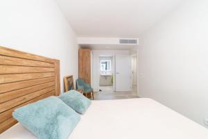 Postel nebo postele na pokoji v ubytování Calafell Seaside Escape